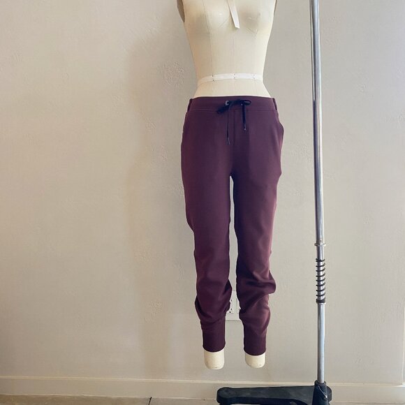 On Running Sweatpants - Picture 1 of 3